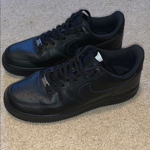 Black Nike Air Force 1